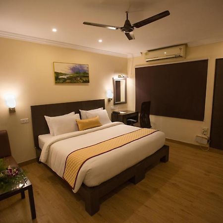 Hotel Ashok Residency Ченнаи Экстерьер фото