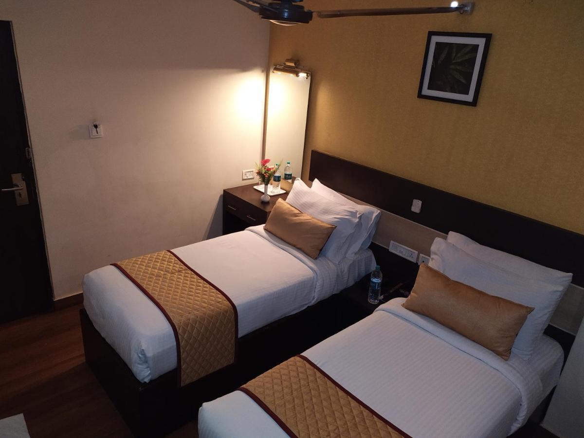 Hotel Ashok Residency Ченнаи Экстерьер фото