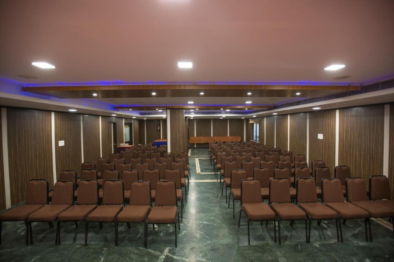 Hotel Ashok Residency Ченнаи Экстерьер фото