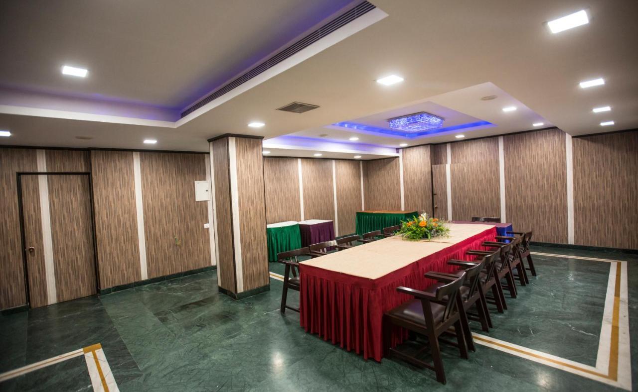 Hotel Ashok Residency Ченнаи Экстерьер фото